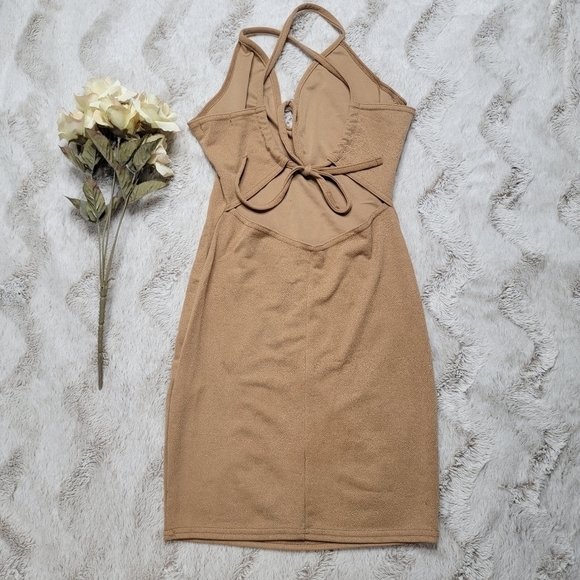 PLT Pretty Little Thing Tan Brown Sleeveless V Neck Diamond Back Dress Sz 2 - Picture 6 of 12